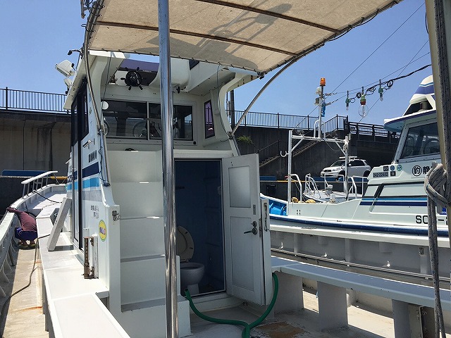 【海渡丸】釣具店「海渡」の看板