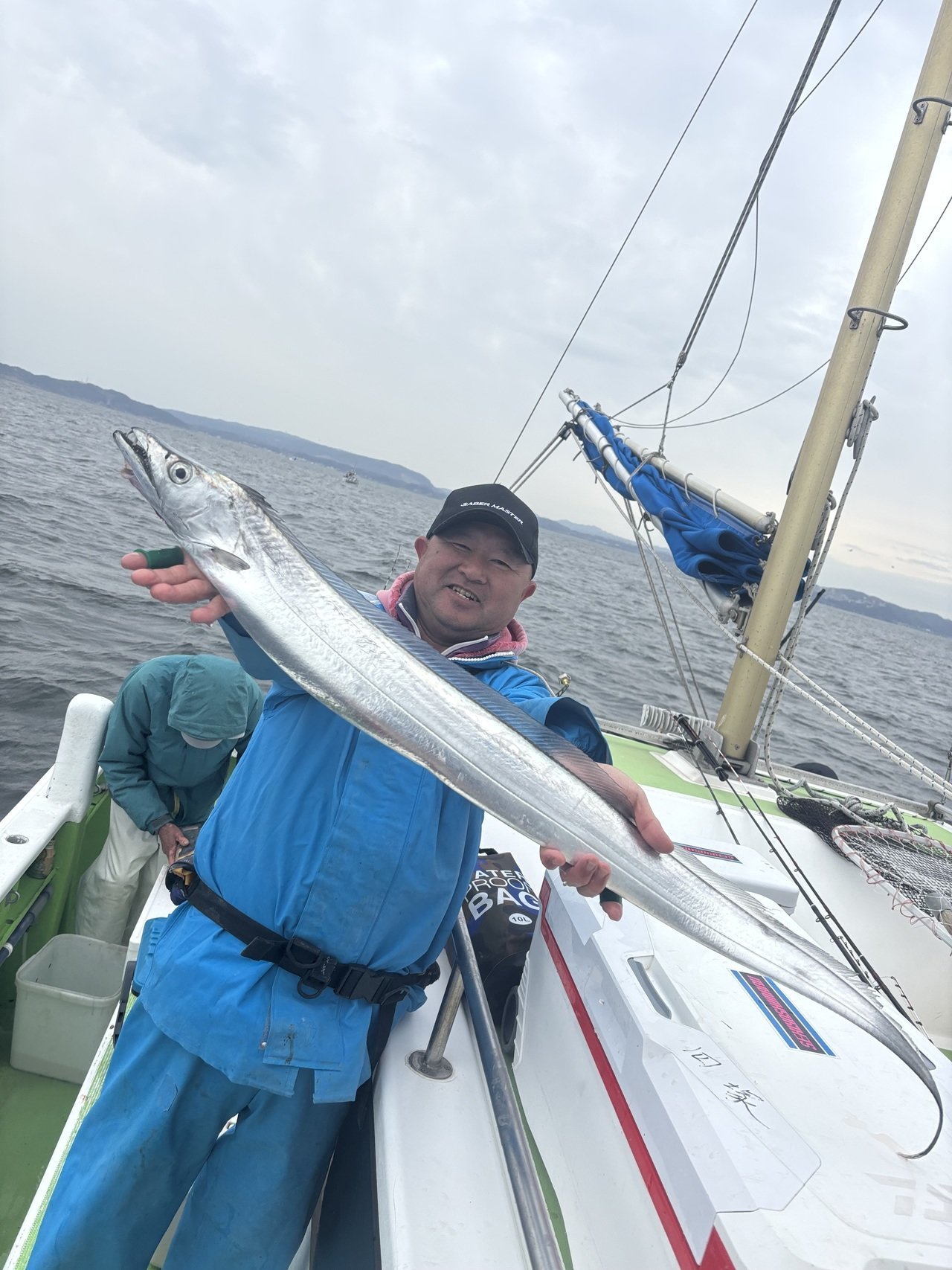 ヨット？鮎釣りボート 手早く