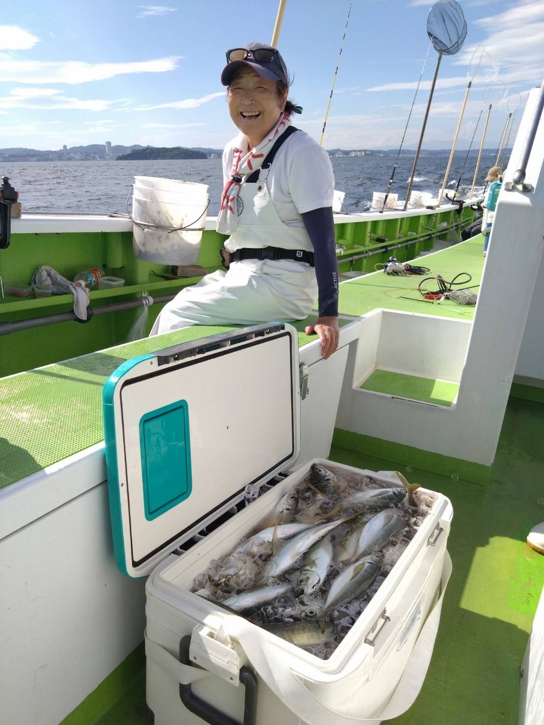 くに丸 ミッドレングスツイードパイピングダックダウンコート