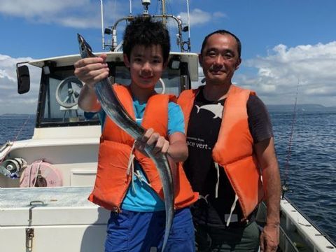 タチウオ95cm 23匹 の釣果 19年8月5日 米元釣船店 神奈川 金沢八景平潟 釣り船予約 釣割