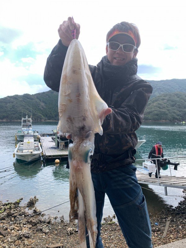 アオリ2 90kg 1匹 の釣果 年3月15日 まるよし渡船 三重 南伊勢 釣割