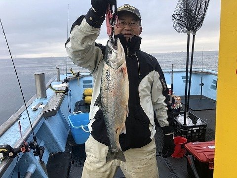 サクラマス の釣果 年6月9日 星流丸 北海道 常呂港 釣割