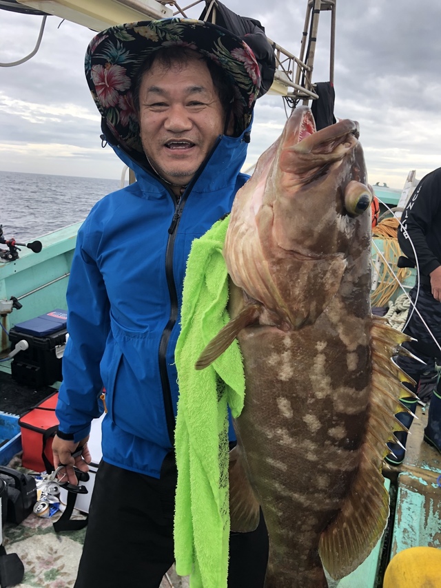 アラ 00kg 2匹 の釣果 年7月9日 成幸丸 福岡 釣割