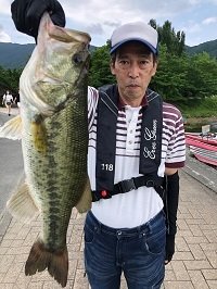 ブラックバス51cm 10匹 の釣果 年8月1日 ボートハウス ハワイ 山梨 河口湖 釣割