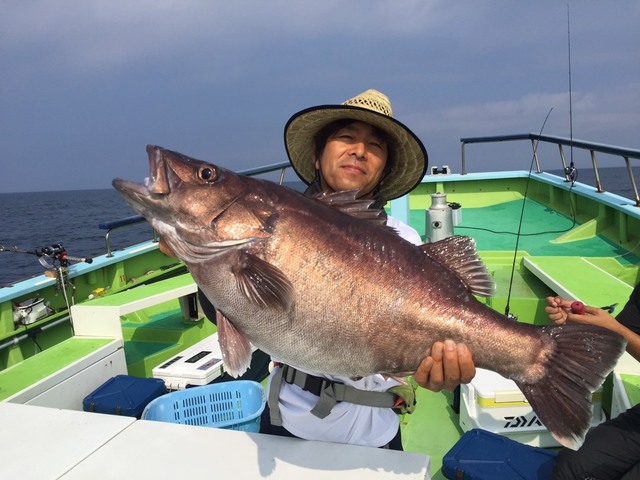 アラ10 60kg 3匹 の釣果 年8月14日 三次郎丸 千葉 飯岡港 釣割 アラ10 60kg 3匹 の釣果 年8月14日 三次郎丸 千葉 飯岡港 釣割