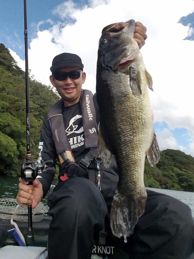 バス58cm 1匹 の釣果 年9月6日 芦ノ湖フィッシングセンター おおば 神奈川 芦ノ湖 釣割