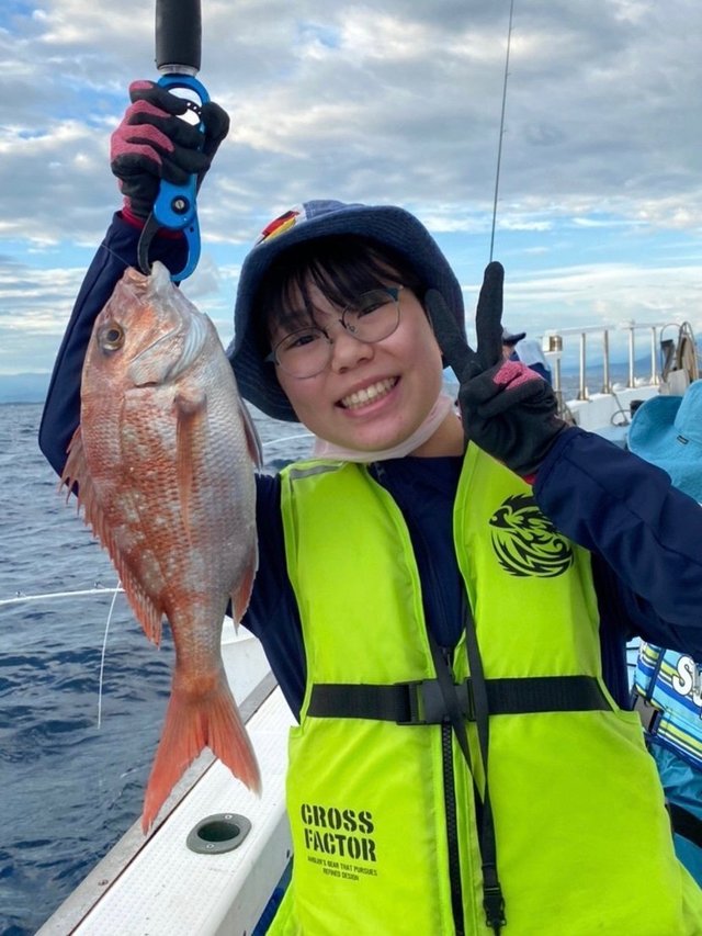 マダイ1 00kg 3匹 の釣果 年9月13日 第二八坂丸 新潟 直江津港 釣割