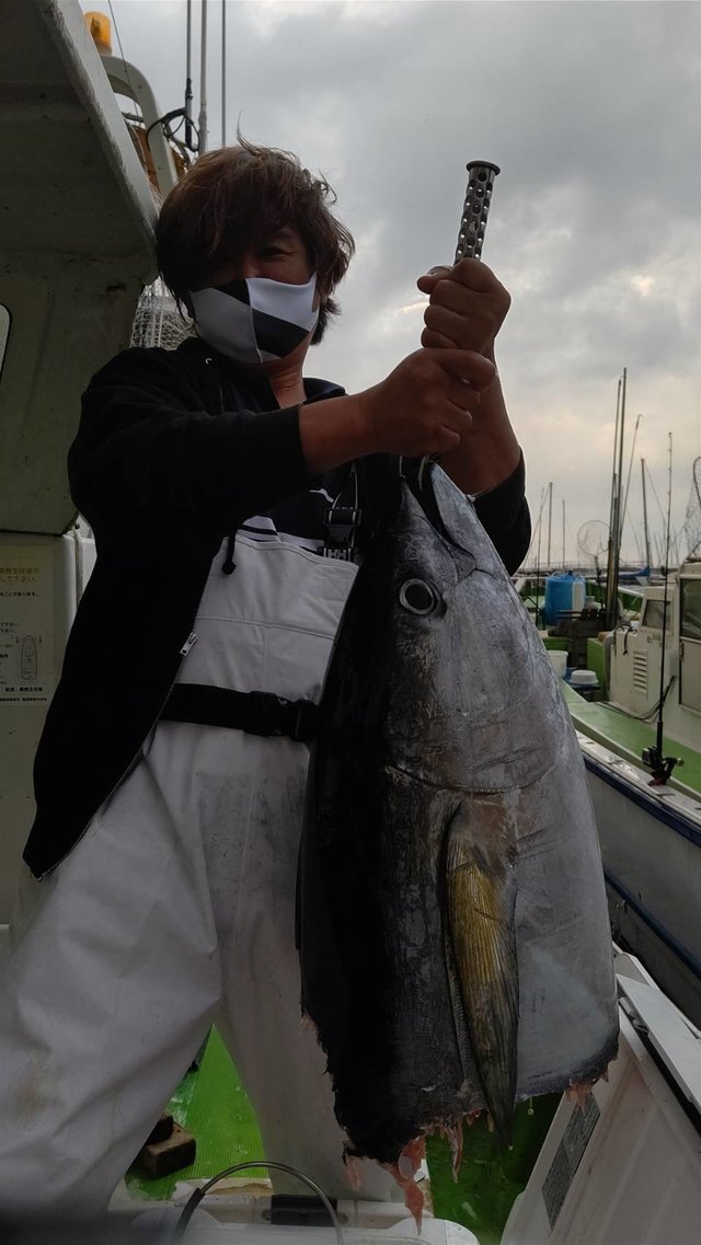 メジマグロ3 10kg 1匹 の釣果 年11月8日 長三朗丸 神奈川 葉山鐙摺港 釣り船予約 釣割