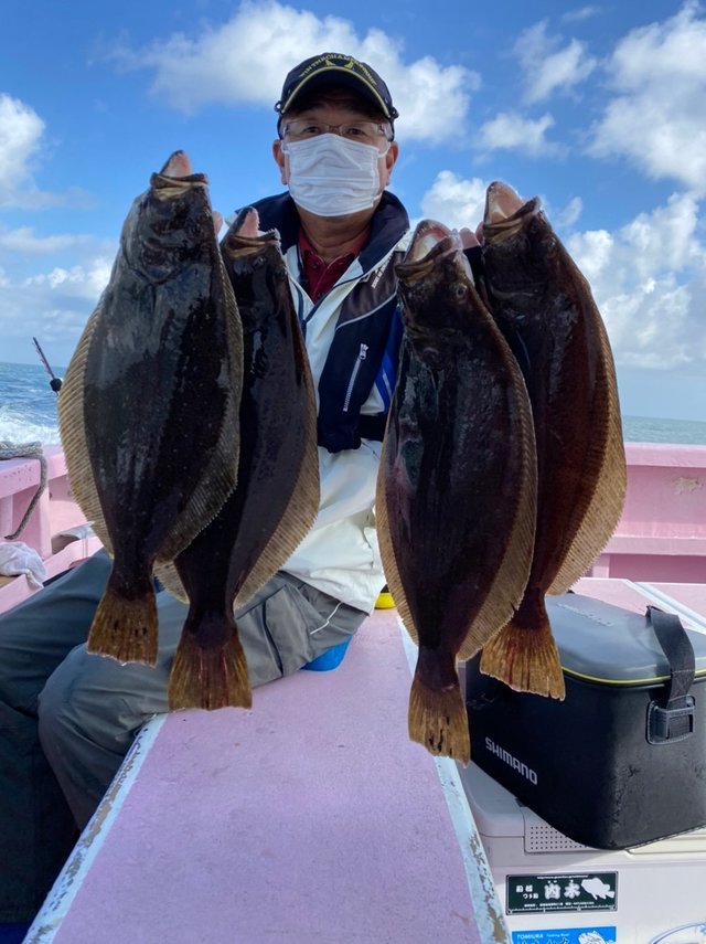 ヒラメ2 00kg 8匹 の釣果 年11月19日 富久丸 千葉 釣割