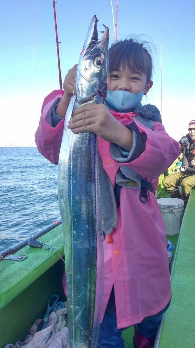タチウオ115cm 10匹 の釣果 年11月22日 ミナミ釣船 東京 六郷水門 船釣り予約 キャスティング船釣り予約