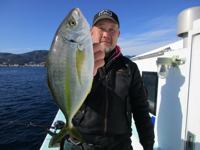シマアジ1 30kg 1匹 の釣果 21年1月4日 村正丸 静岡 伊東港 船釣り予約 キャスティング船釣り予約