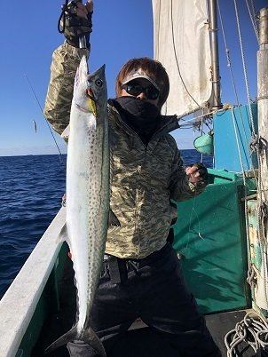 サワラ93cm 1匹 の釣果 21年1月日 西原丸 和歌山 文里港 船釣り予約 キャスティング船釣り予約 サワラ93cm 1匹 の釣果 21年1月日 西原丸 和歌山 文里港 船釣り予約 キャスティング船釣り予約