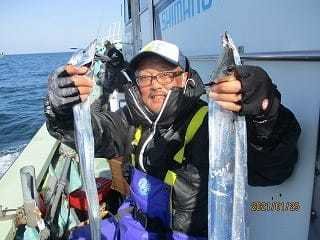 タチウオ100cm 21匹 の釣果 21年1月25日 海新丸 大阪 泉佐野コンビナート 釣割