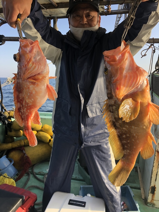 タカバ4 00kg 4匹 の釣果 21年3月26日 成幸丸 福岡 神湊港 釣り船予約 釣割