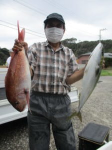 ワラサ4 00kg 2匹 の釣果 21年8月31日 浜福丸 神奈川 釣割