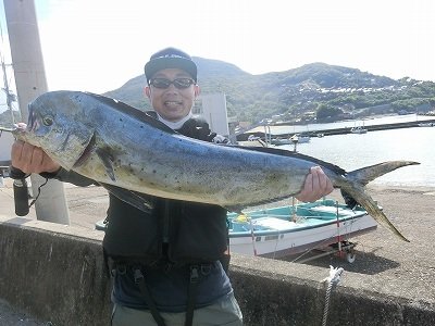 シイラ106cm 1匹 の釣果 21年9月27日 上野渡船 和歌山 大引港 釣割 シイラ106cm 1匹 の釣果 21年9月27日 上野渡船 和歌山 大引港 釣割