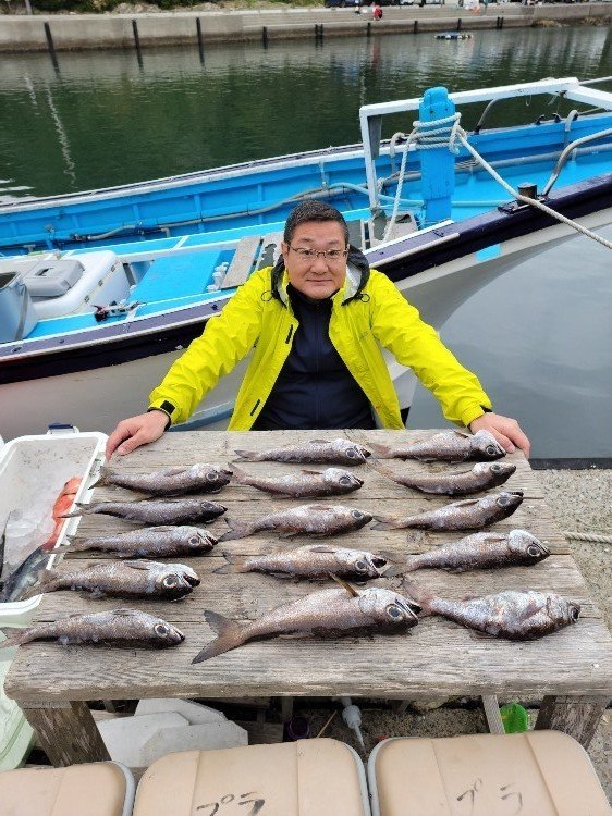 クロムツ 15匹 の釣果 21年11月21日 二宮丸 神奈川 宮川港 船釣り予約 キャスティング船釣り予約
