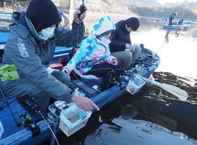 ワカサギ11cm 556匹 の釣果 22年2月6日 高滝湖観光 企業組合 千葉 高滝湖 釣割