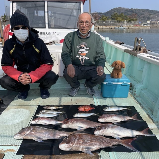マダイ71cm 2匹 の釣果 22年3月12日 淡隆丸 和歌山 加太港 船釣り予約 キャスティング船釣り予約