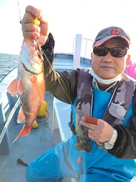アカムツ の釣果 22年4月25日 直正丸 静岡 釣割 アカムツ の釣果 22年4月25日 直正丸 静岡 釣割