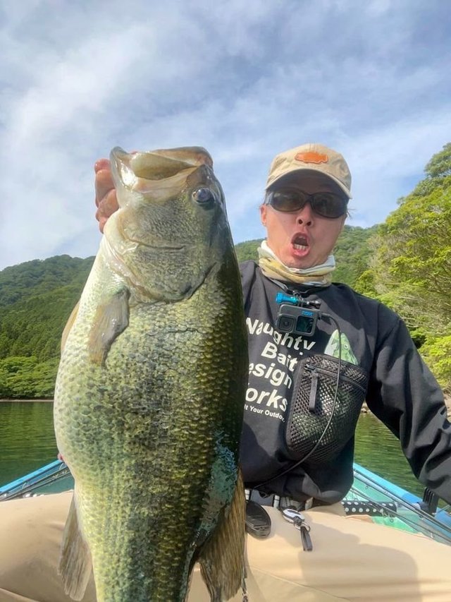 バス52cm の釣果 22年6月19日 芦ノ湖フィッシングセンター おおば 神奈川 芦ノ湖 釣割