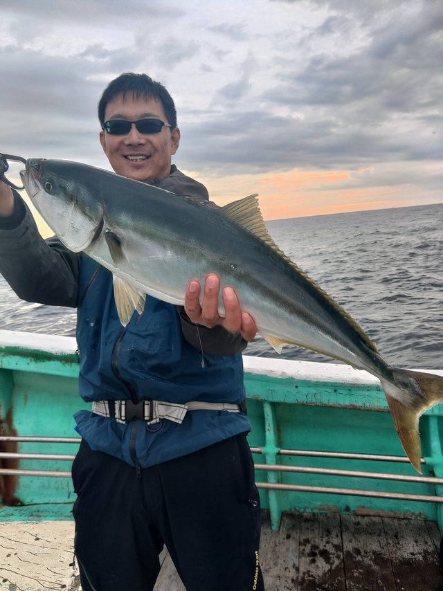 ワラサ70cm！2匹！の釣果｜2023年9月30日｜恵比寿丸（岩手/鬼沢漁港