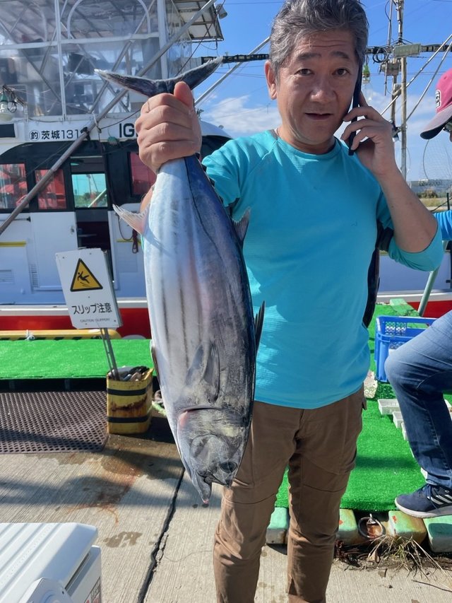 カツオ5.30kg！2匹！の釣果｜2023年10月18日｜日立丸（茨城/日立港第五