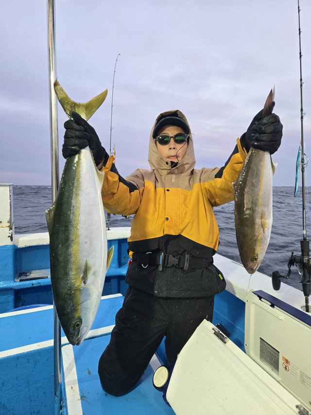 イナダ(ブリ)・ショゴ(カンパチ)