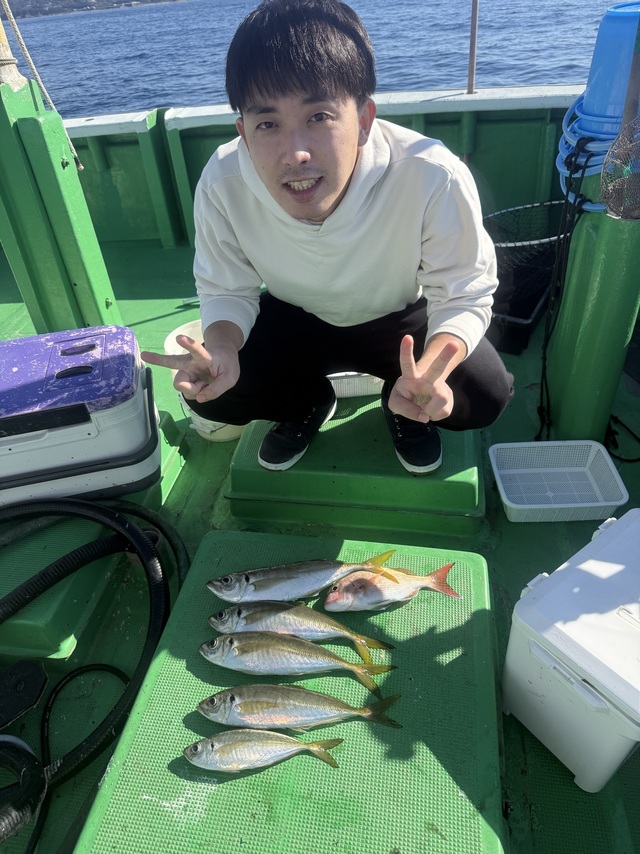 マダイ・マアジ