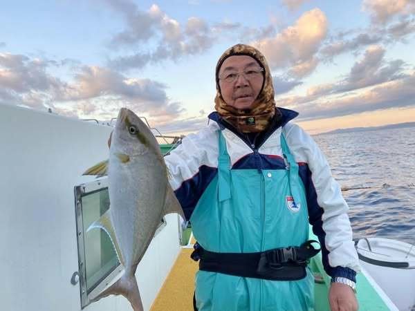 ヒレナガカンパチ