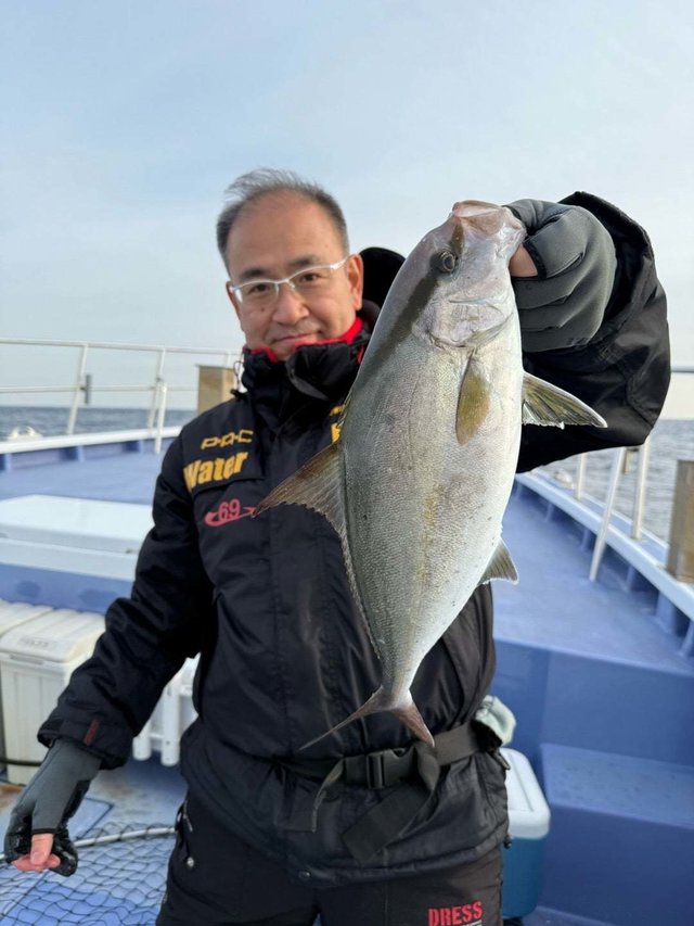 ヒレナガカンパチ