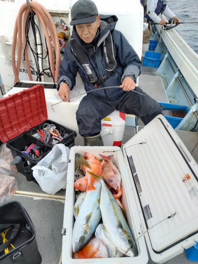 マダイ・アカイサキ・ヤズ(ブリ)・ヒラマサ・ヒラゴ(ヒラマサ)・イサキ