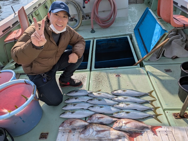 タイ(マダイ)・ハマチ(ブリ)