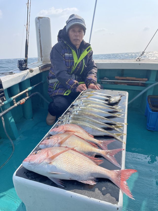 マダイ・マアジ