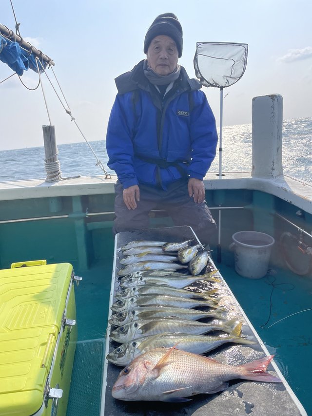 マダイ・マアジ