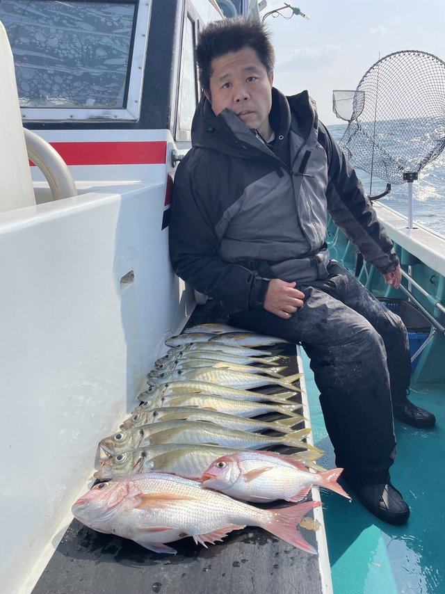 マダイ・マアジ