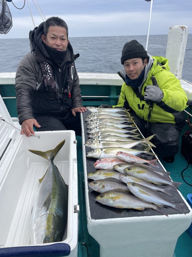 マダイ・マアジ