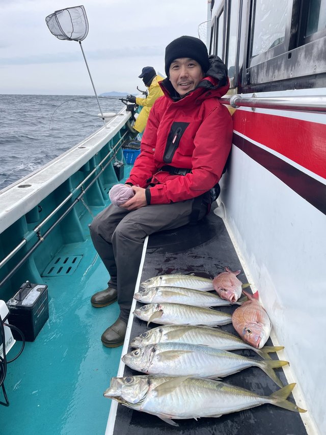 マダイ・マアジ