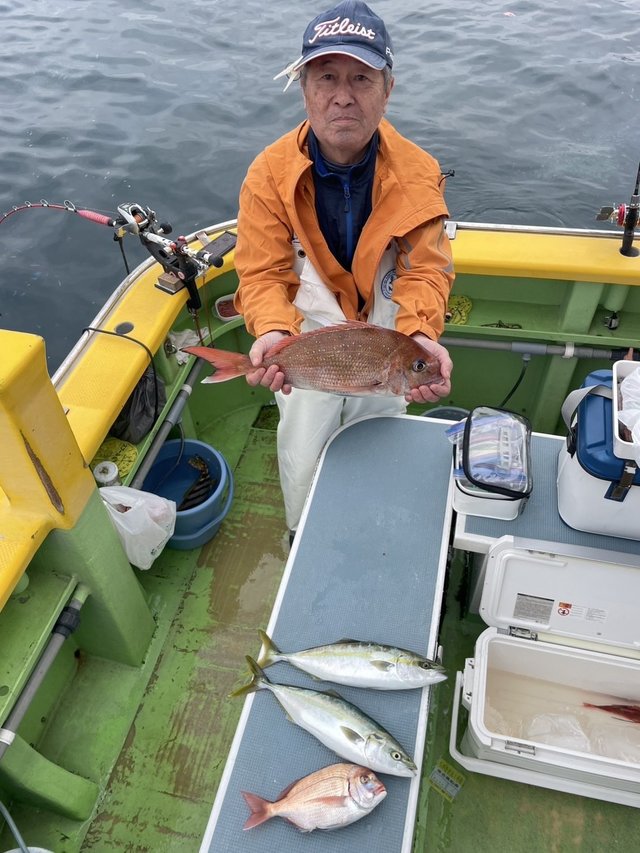 マダイ・ハナダイ(チダイ)・イナダ(ブリ)