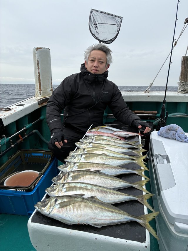 マダイ・マアジ