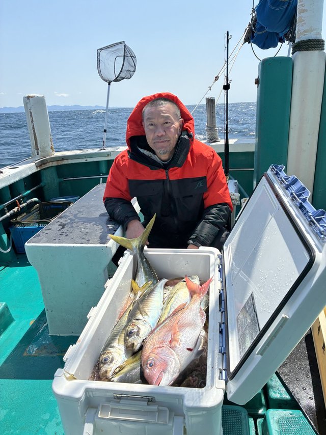 マダイ・マアジ