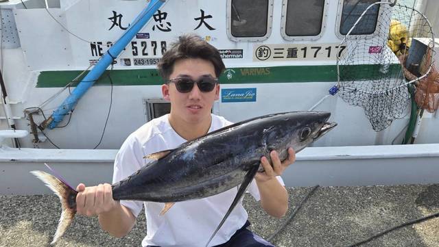 トンボ(ビンナガ)