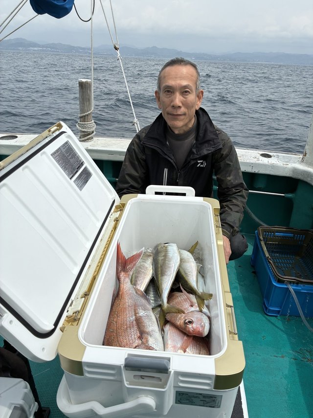 マダイ・マアジ