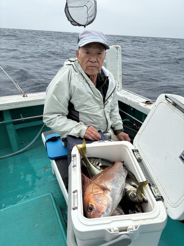 マダイ・マアジ