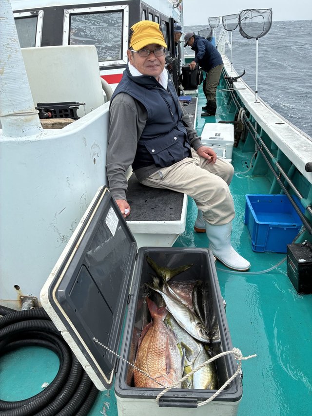 マダイ・マアジ