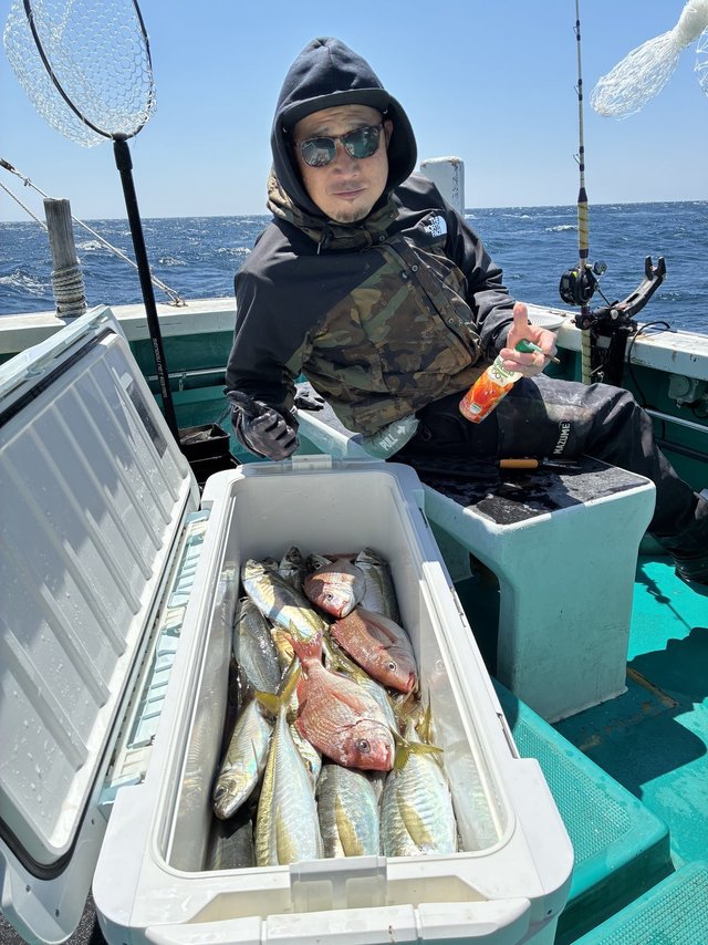 マダイ・マアジ