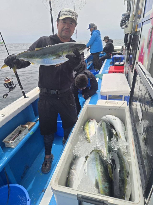 イナダ(ブリ)・ワラサ(ブリ)