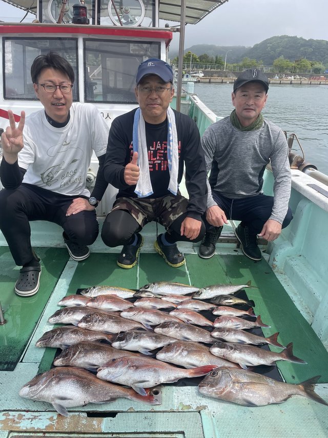 マダイ・マアジ