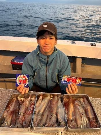 ムギイカ(スルメイカ)・マイカ(ケンサキイカ)