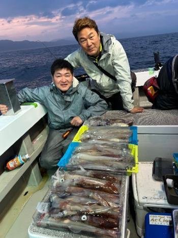 ムギイカ(スルメイカ)・マイカ(ケンサキイカ)